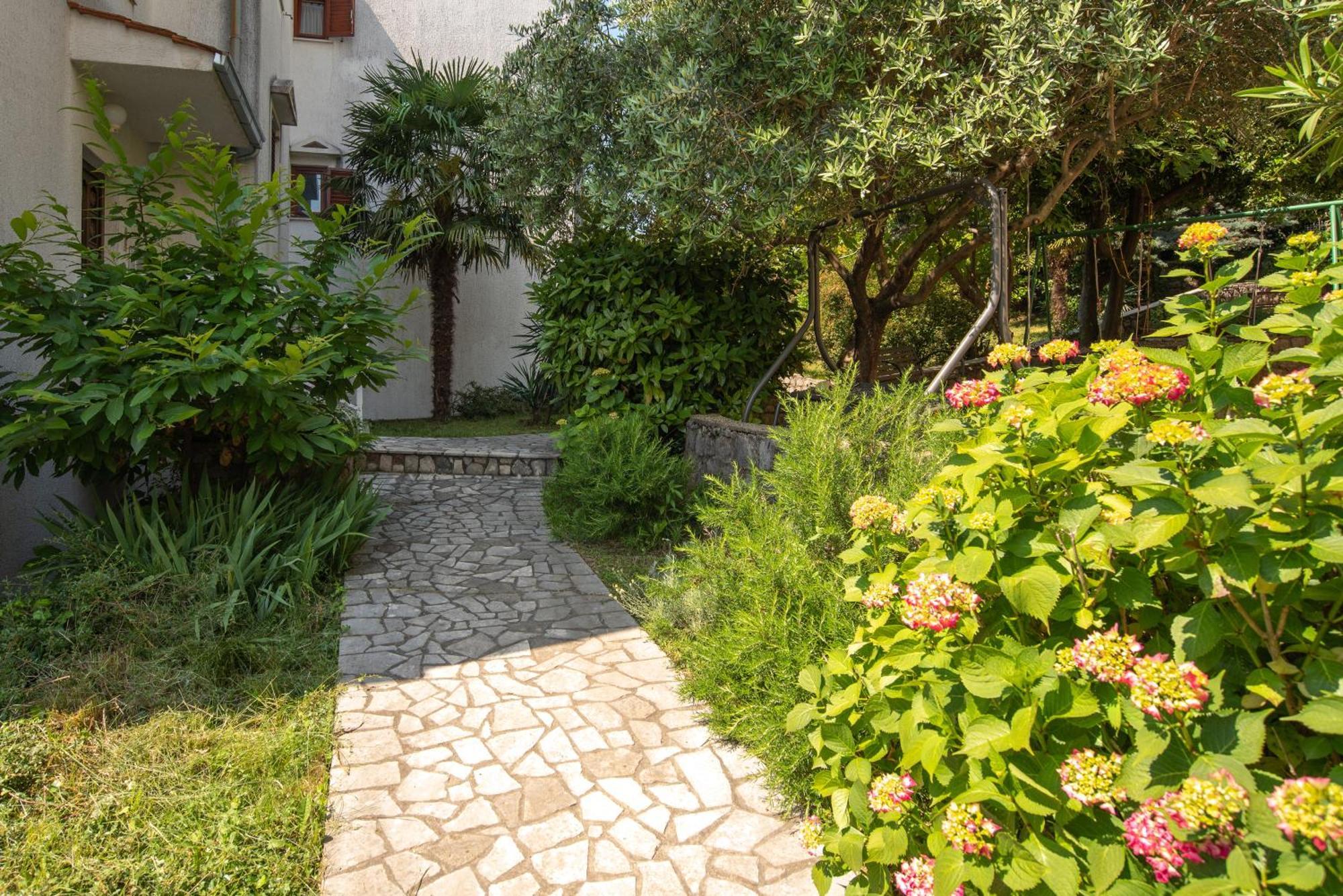 Oasis Of Peace And Relaxation Ii. Apartment Ičići Екстериор снимка